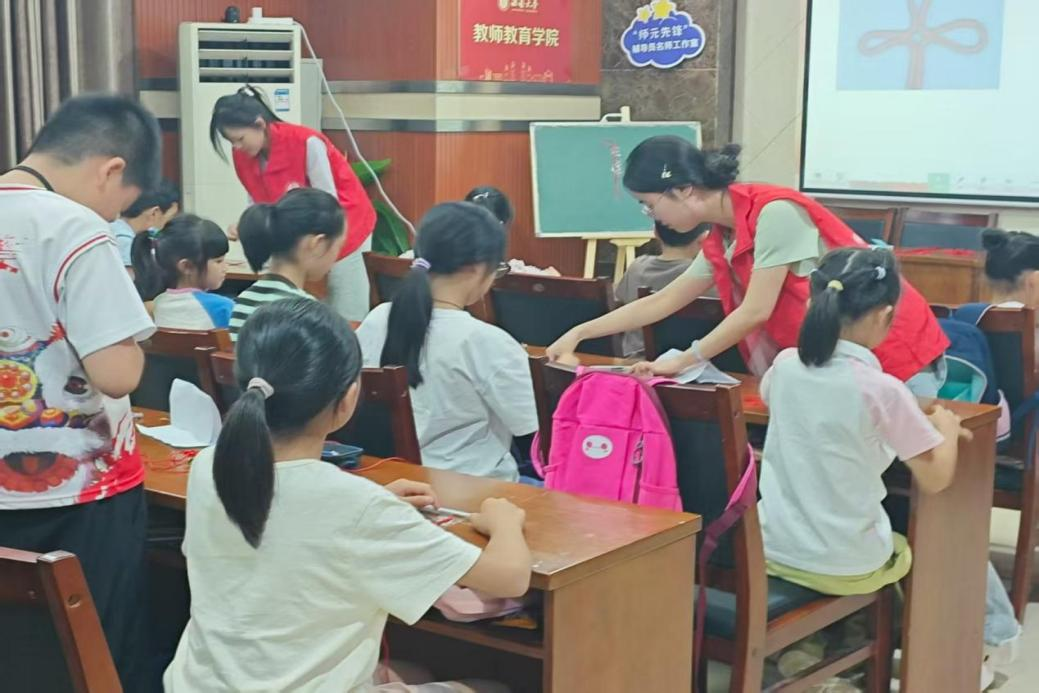 文件名称:教师.png原图大小:0.75MB