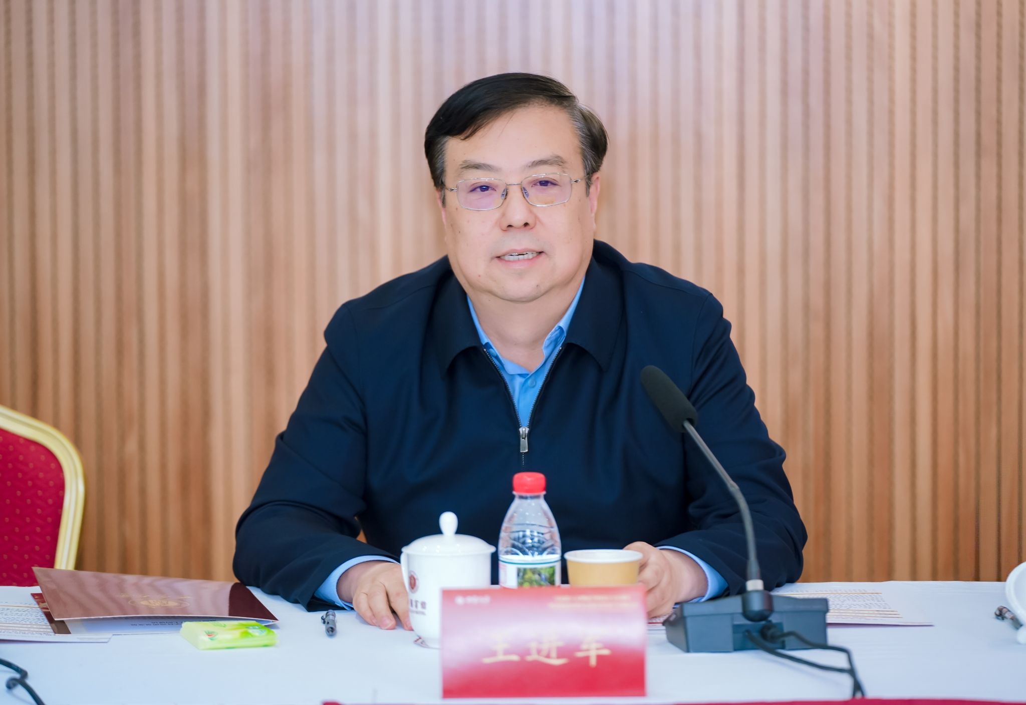 文件名称:王进军.jpg原图大小:6.48MB