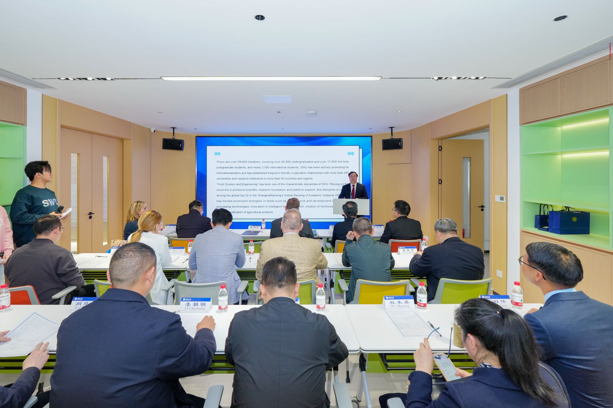 文件名称:座谈会王校长讲话.jpg原图大小:4.43MB